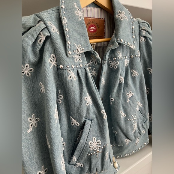 Marc Jacobs Stud Broderie Anglaise Daisy Embroidered Denim Jacket In Blue - Picture 10 of 13